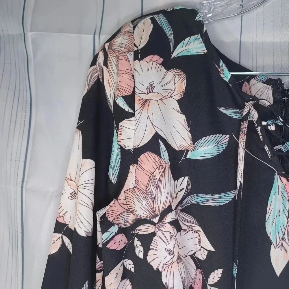 Decree bell sleeve boho floral tie front romper